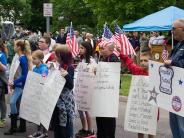 Picture of people attending Memorial Day Parade